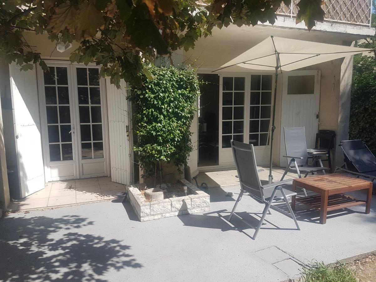Grande Maison Avec 5 Chambres Et Jardin Avignon Exteriör bild