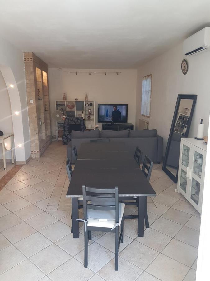 Grande Maison Avec 5 Chambres Et Jardin Avignon Exteriör bild