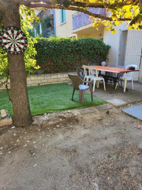 Grande Maison Avec 5 Chambres Et Jardin Avignon Exteriör bild