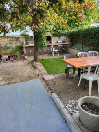 Grande Maison Avec 5 Chambres Et Jardin Avignon Exteriör bild